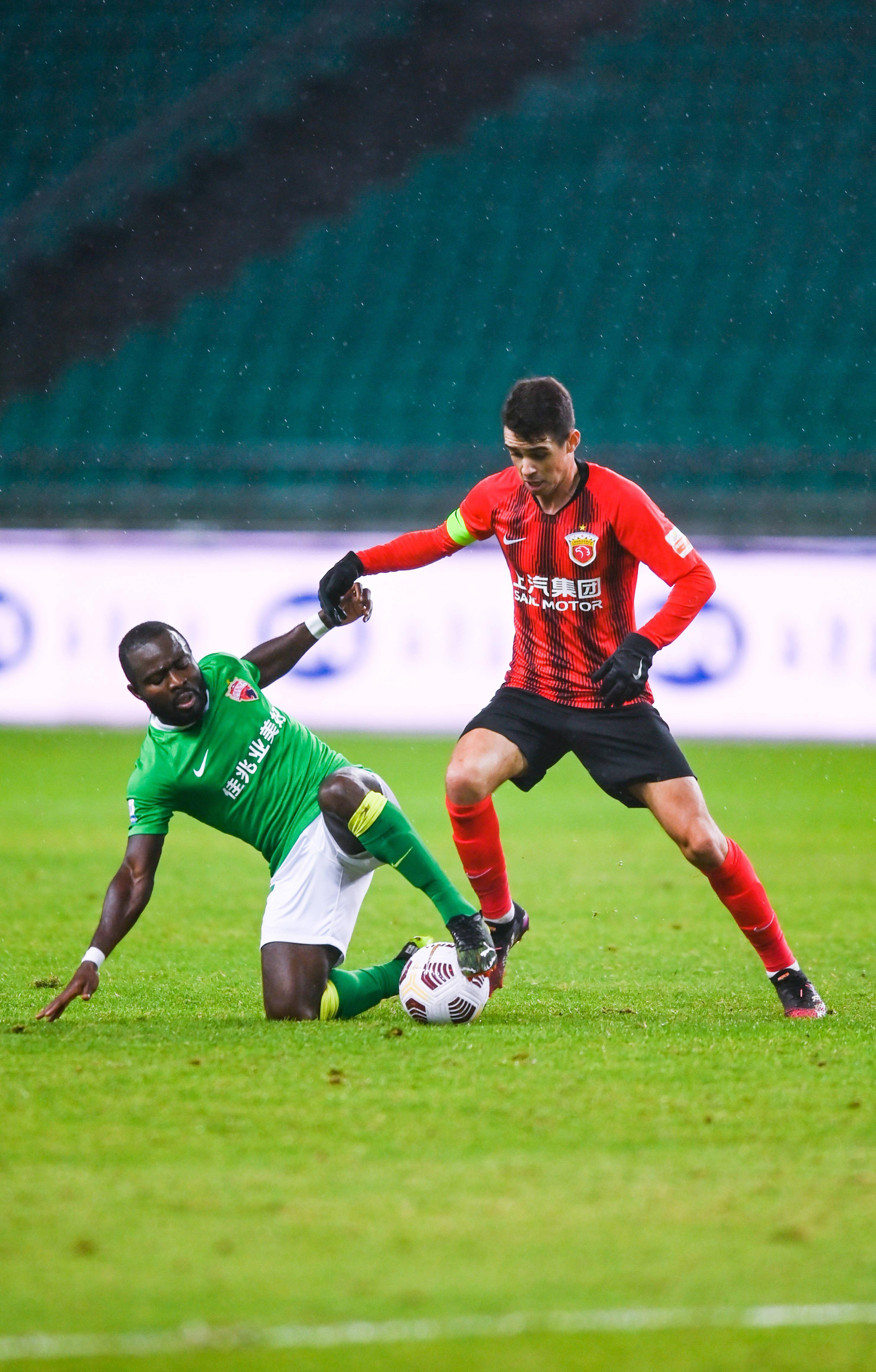 并展示了多 并展示了多